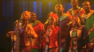 Thandiswa Mazwai performs "Ibokwe" at Mandela Day 2009 from Radio City Music Hall screenshot 3