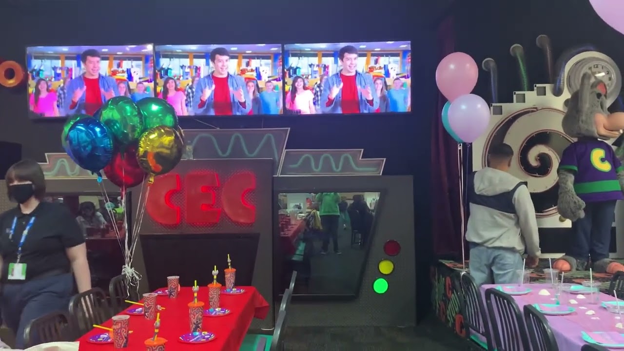 Chuck E. Cheese’s - Me and my friends + Countdown ( Pearland Texas.