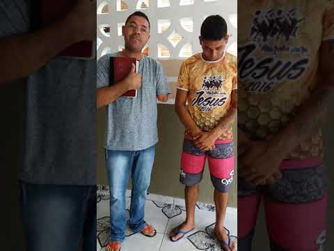 Ao lado de pastor, mais um jovem declara saída de facção criminosa em Cruzeiro do Sul