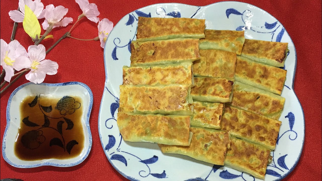 Crispy Roll-Shaped Gyoza Made with Wonton Wrappers [Eng Sub]