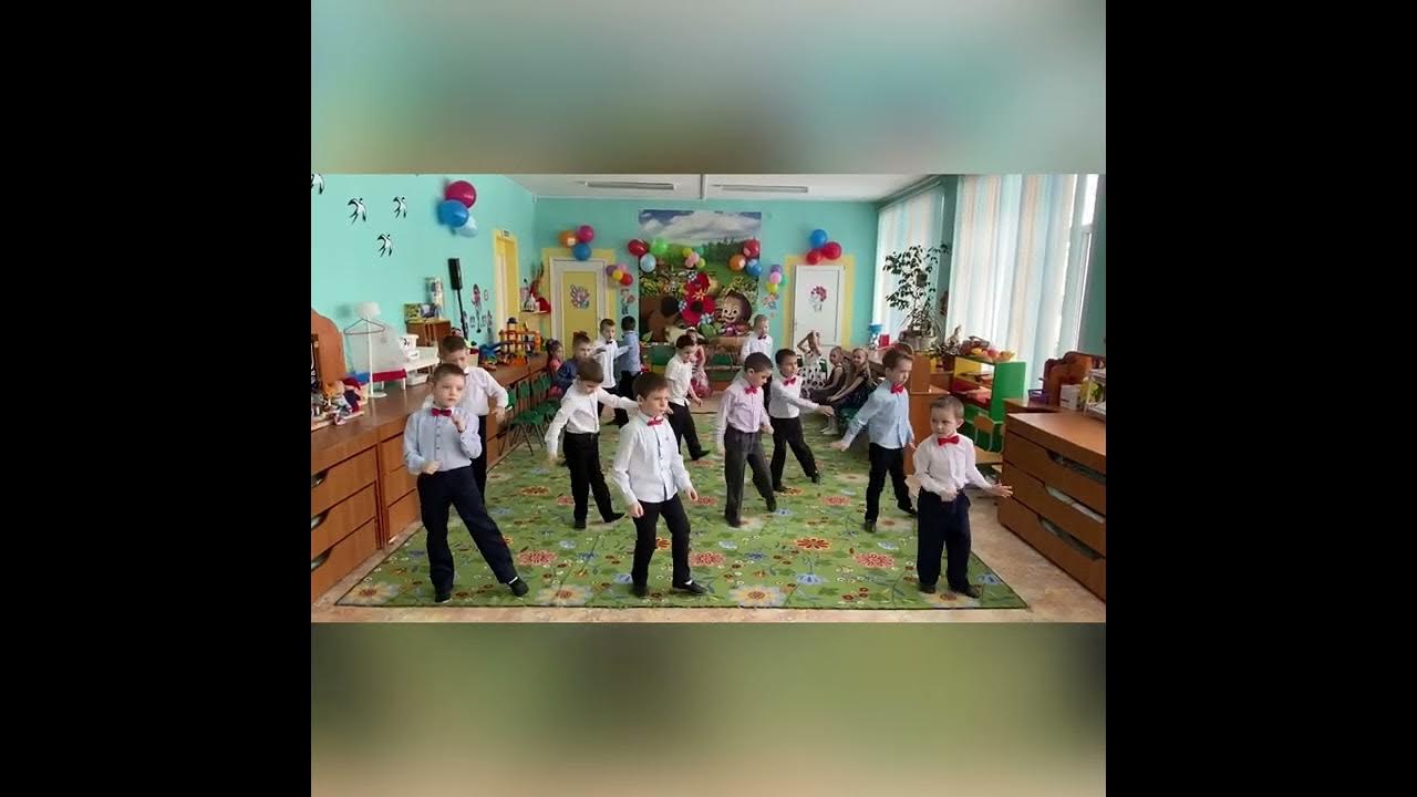 флешмоб ягодка малинка. наряды для танца земляничка. танец ягодки малинки в детском саду. танец ягода. танец ягодка малинка на выпускной в детском саду.