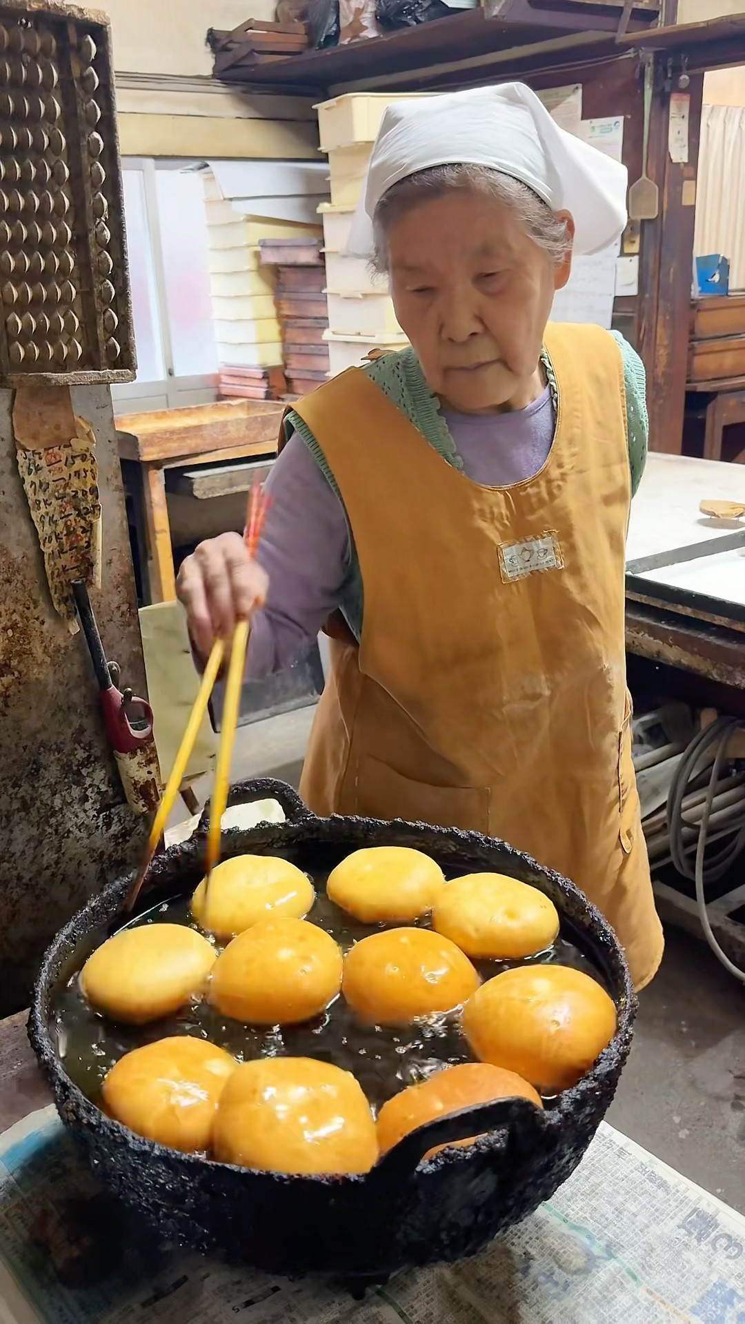 87-Year-Old Grandma Chizu's 3 AM Fried Bread - YouTube