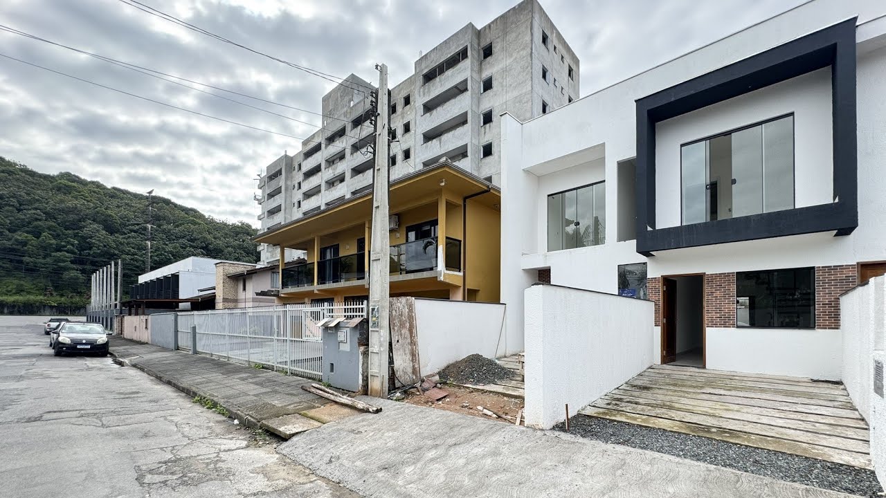Locação - Casa para alugar no Costa e Silva em Joinville