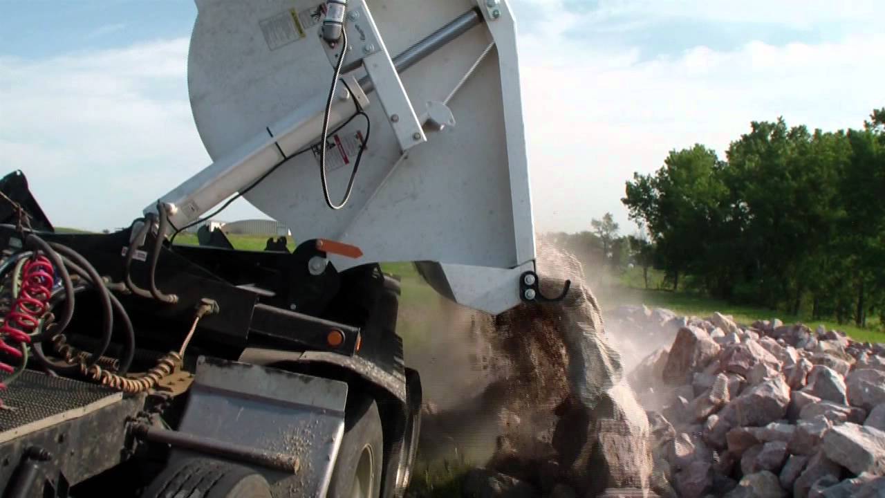 Angle #3 Side Dump in Action - Circle R Side Dump Trailers - YouTube