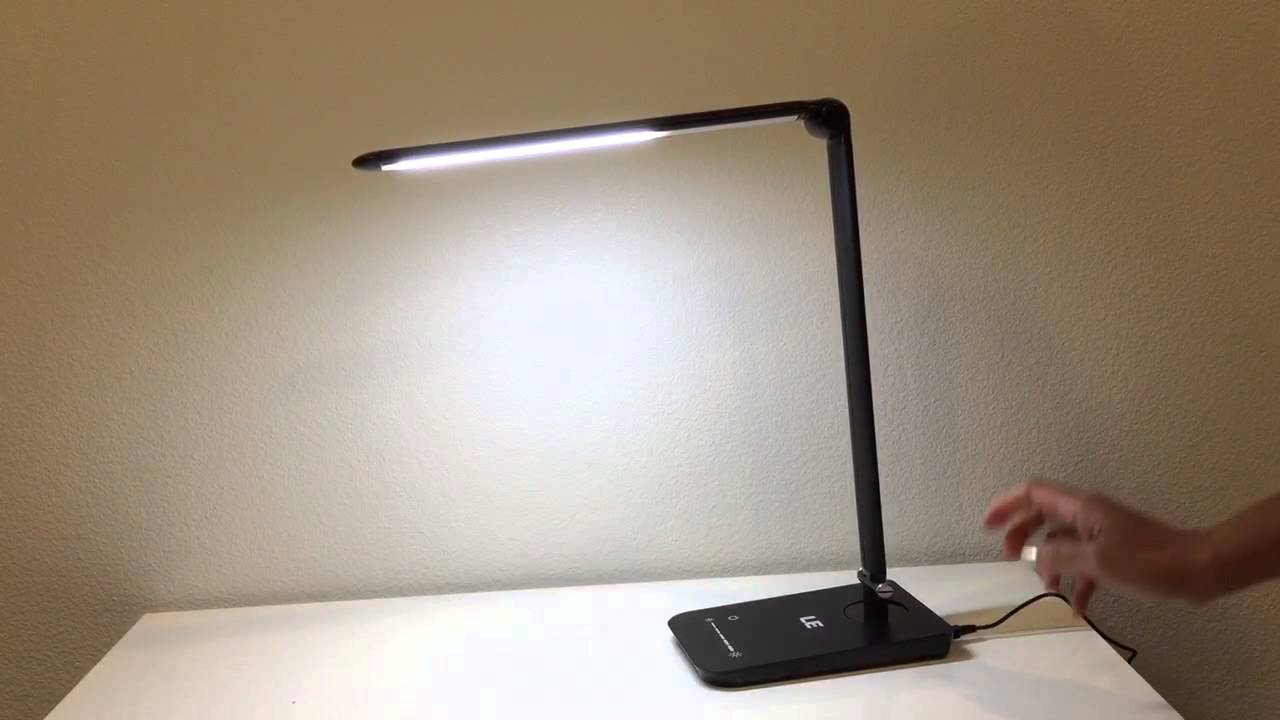 le desk lamp