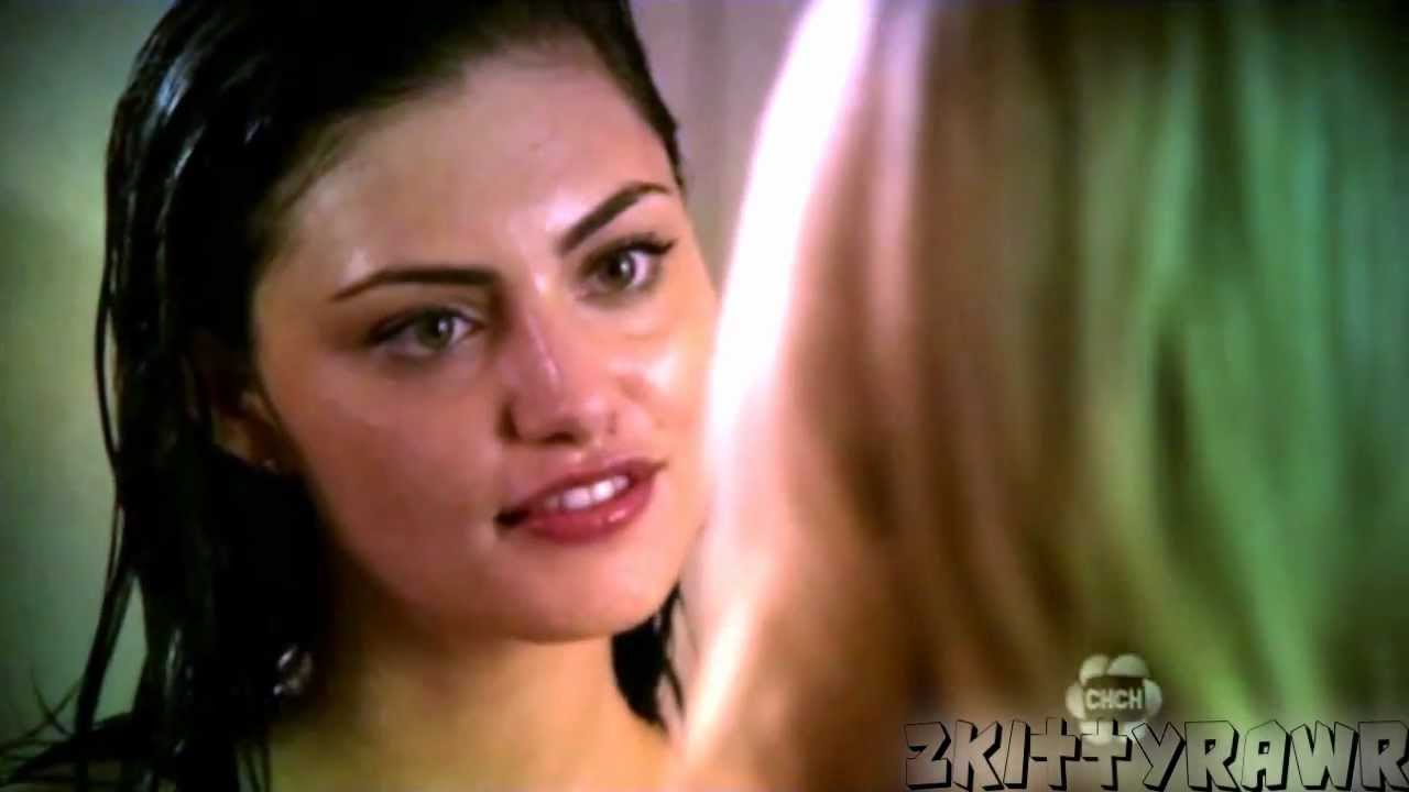 Faye/Cassie (SECRET CIRCLE FEMSLASH)