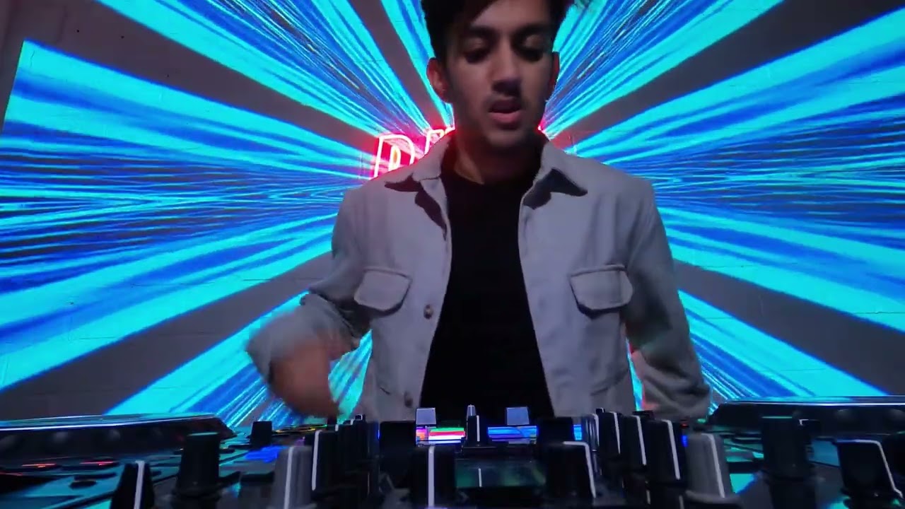 Punjabi & Bollywood Mix by DJ Aura Punjabi • Bollywood • Jersey Club • Afro • Desi Mashups •