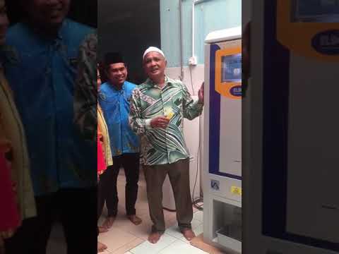 Mesin ATM Beras Pertama di Malaysia di Masjid Al-Akram Kampung Datou0027 Keramat