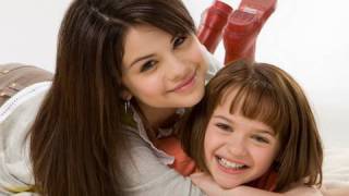 Let's go behind-the-scenes of ramona and beezus - with selena gomez!
http://twitter.com/clevvertv follow us! what's happening, everybody?
coming to you fro...