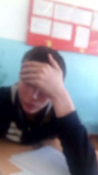 Мальчик описался на уроке - YouTube