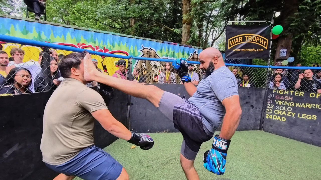 Fights to watch while you poop at work 📱