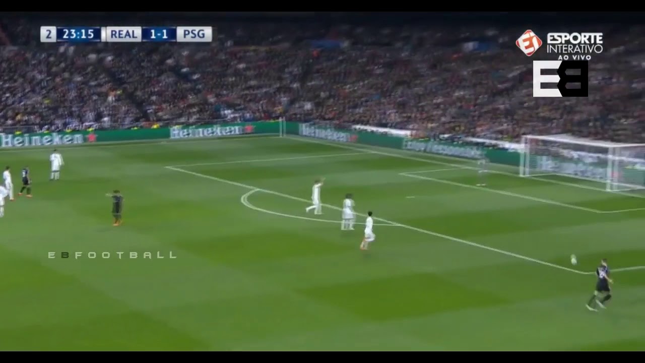 Neymar chuta bola na cara do juiz e orelha do juiz comesar a sangrar