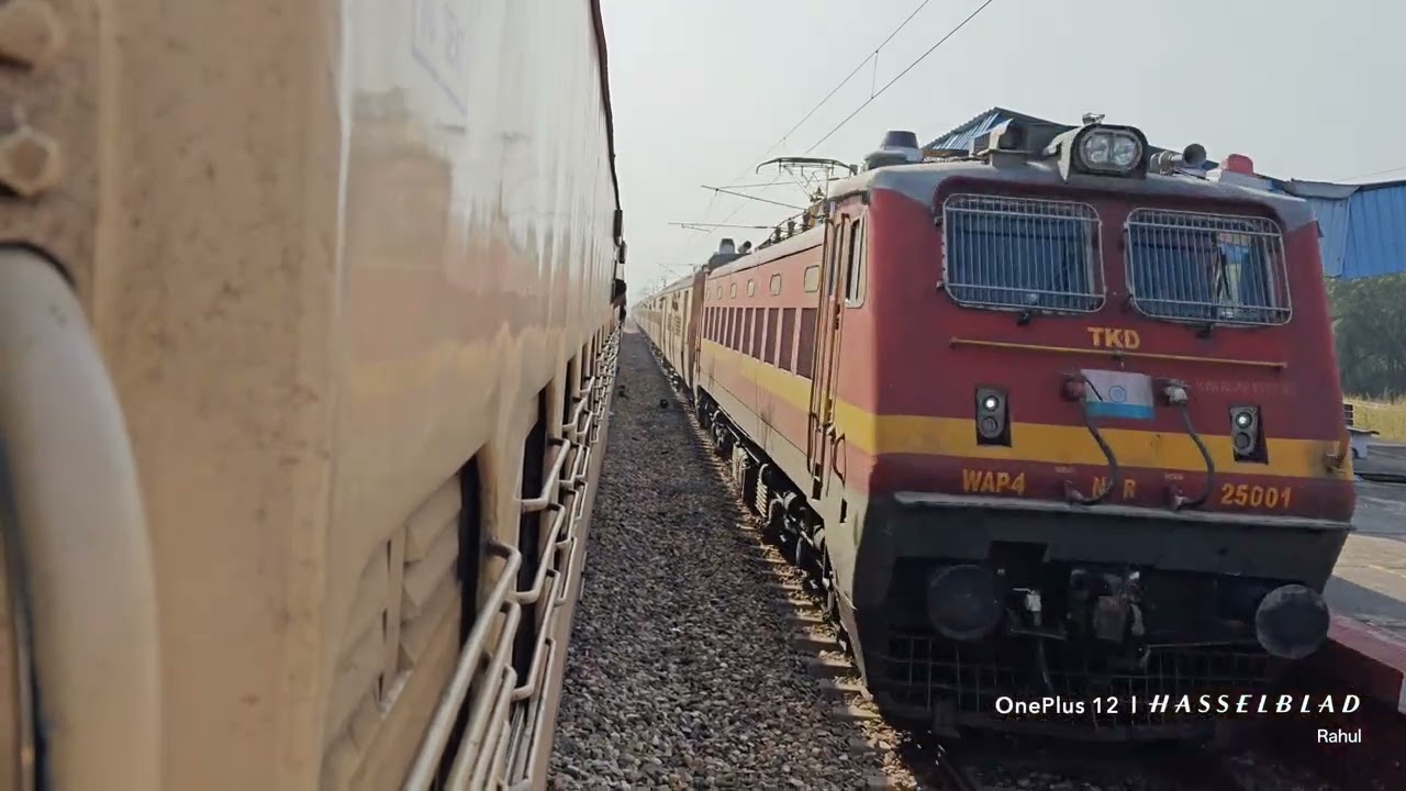 Single Line Crossing 🚆 | Shirdi–Kalka Express Meets Kalka–Ambala Passenger at Chandi Mandir.