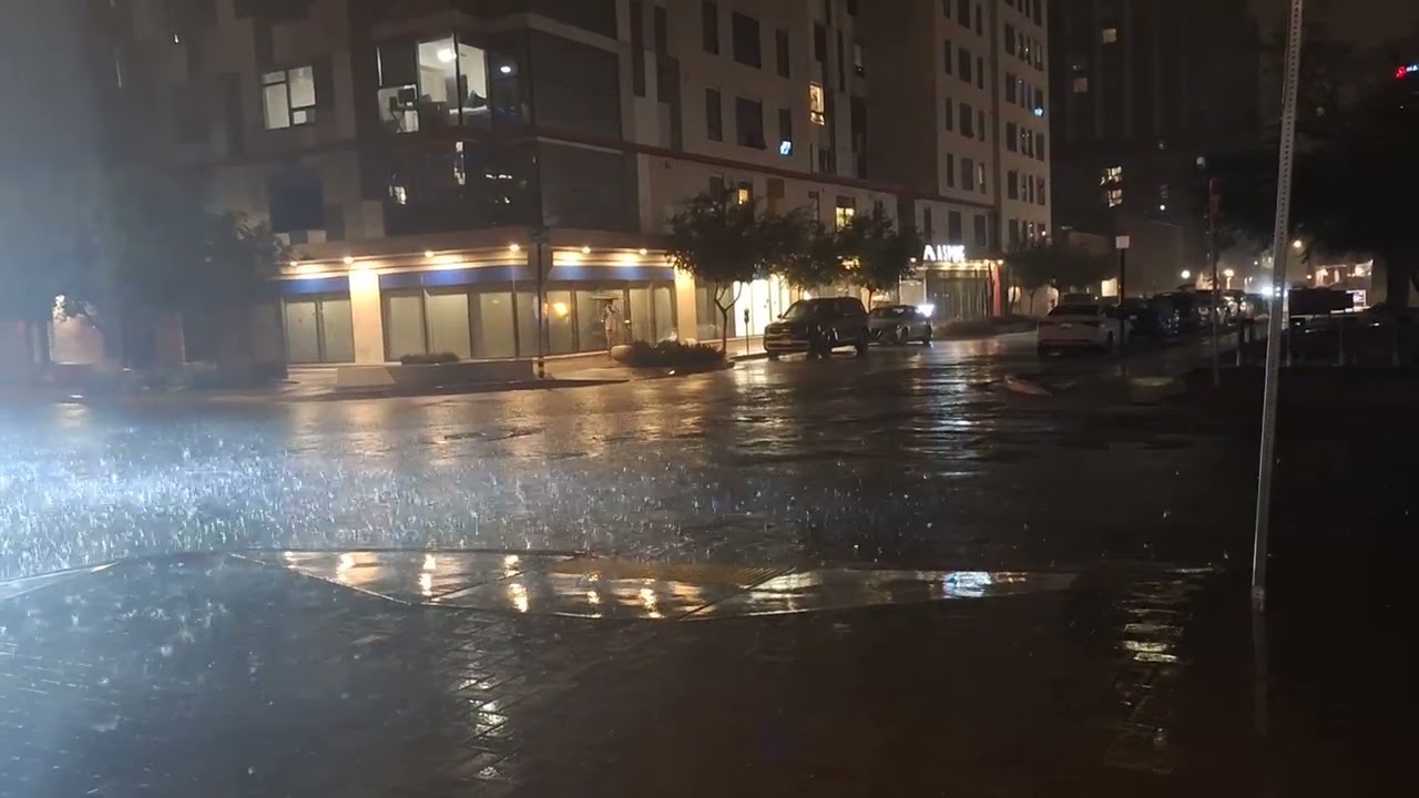 November Thunderstorm With Heavy Rain and Small Hail in Tucson