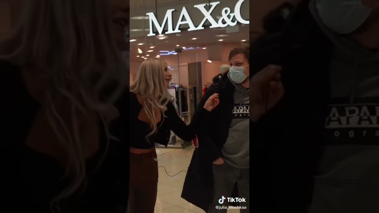 Кто должен платить на первом свидании в кафе ресторане за ужин при свечах, парень или девушка?