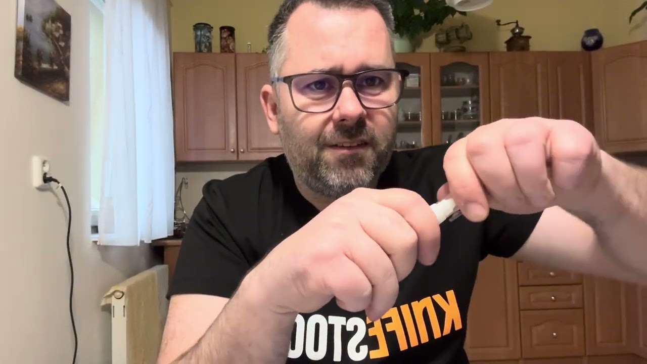 Moc velký pomocník pří údržbě nožů          KNFS Oil Pen 12 ml. Odkaz najdete na pero v popisku !!!