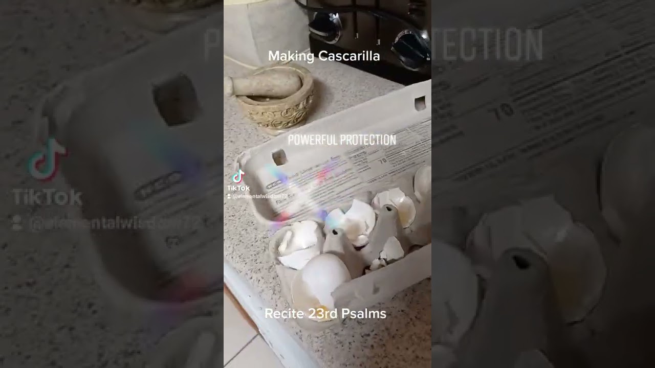 Making Cascarilla protection powder. Powerful Protection.