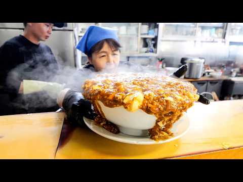 Giant Food Party An extra large Chinese dish