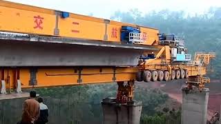 The ‘SLJ 900’ is a 580 ton machine that constructs bridges with ease🌉⚙️
