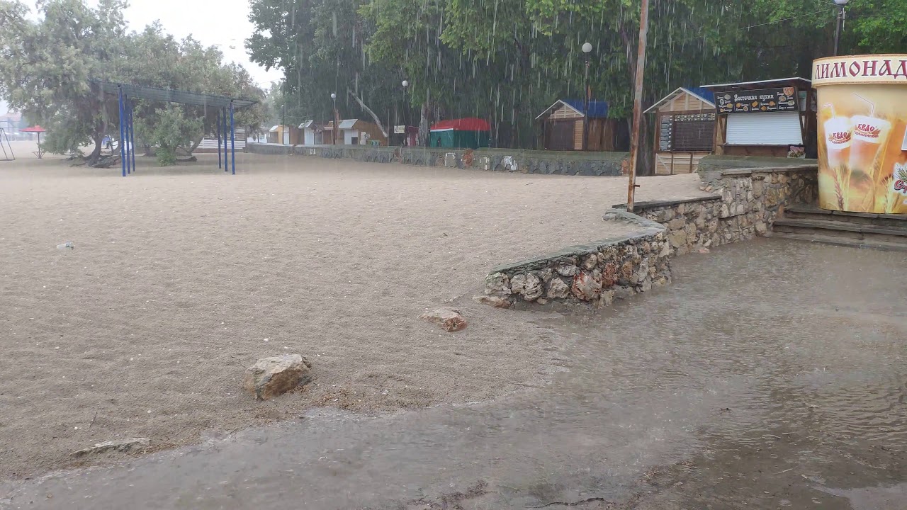 Крым 2019, град с дождём