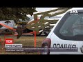 Новини України: у Херсоні флагшток упав на авто чиновника, який відповідав за його встановлення