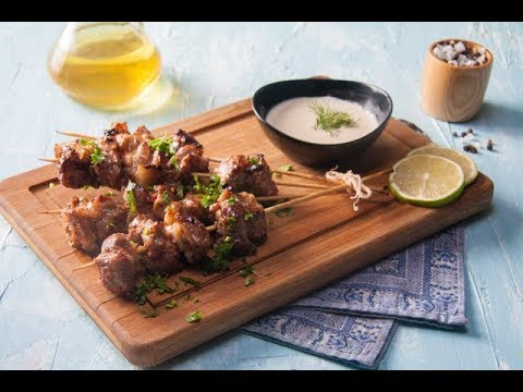 شيش كباب لحم مع صوص الطحينة