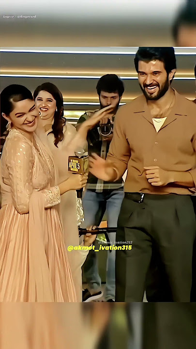 The Cutest Moment Between Vijay Devarakonda & Mrunal Thakur