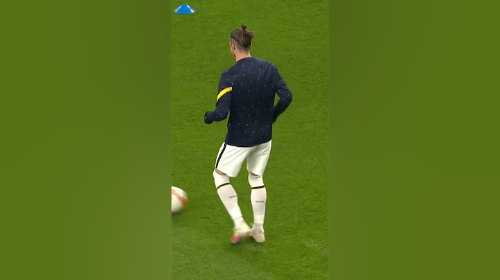Bale shows you how it’s done 🤭
