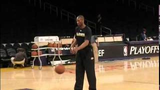 Kobe Bryant shooting before the game!!