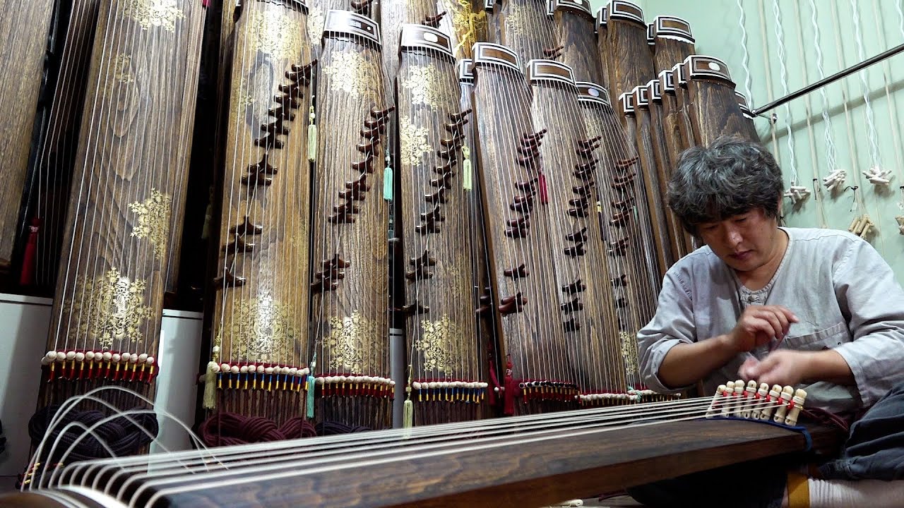 Process of making various traditional musical instruments in Korea ...