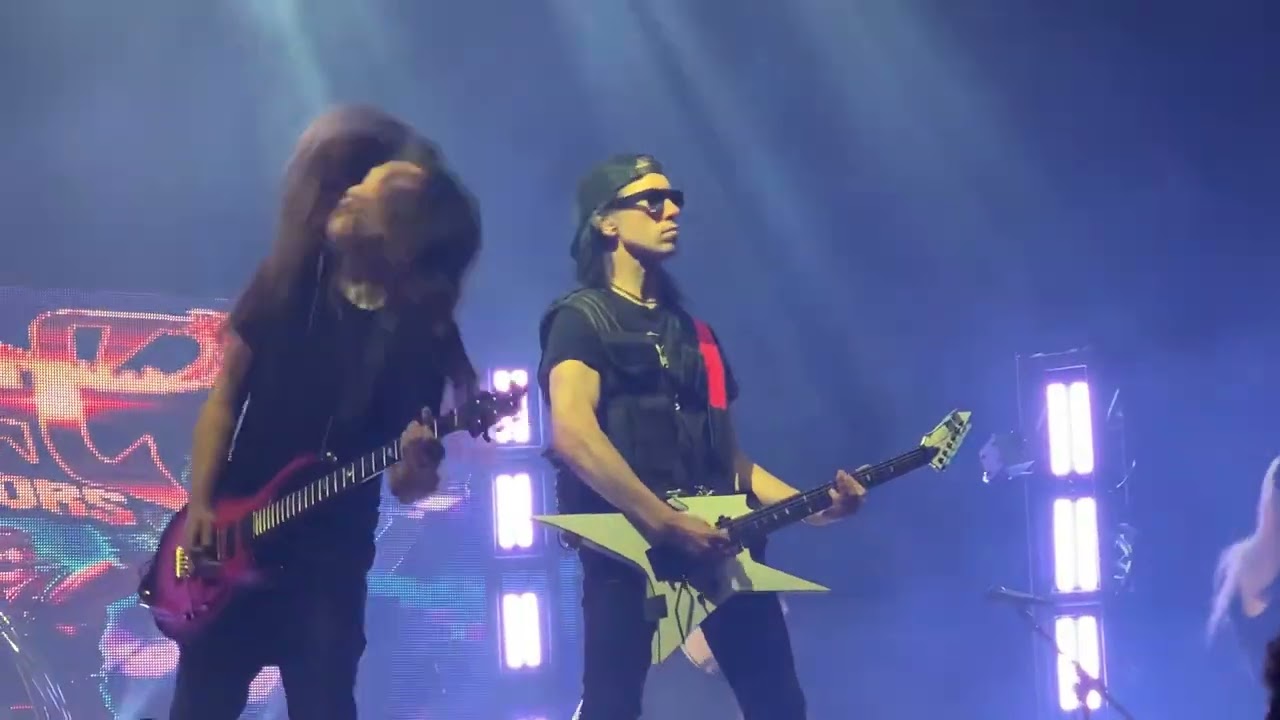 Dragonforce - Revolution Deathsquad (live in Massachusetts)