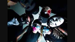Hollywood Undead-Undead (Full Dirty version/ with lyrics)