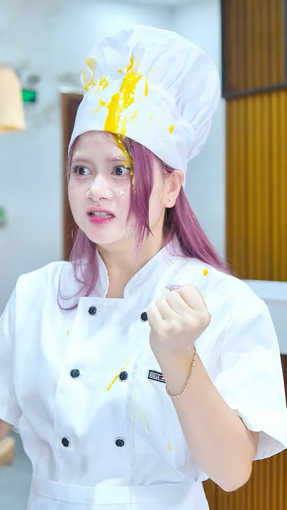 Disaster in Baking Class 🍩🤯 #lilymeow #lilymiumiu #couplegoals #schoolcrush #schooldrama