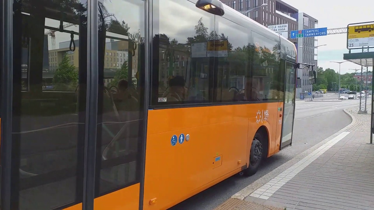 Pohjolan Liikenteen auton 793 runkolinjaväritys