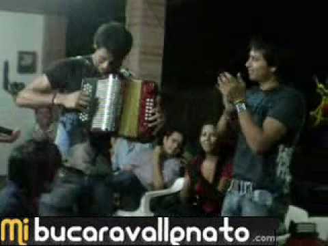 Watch the video for El Caramelito