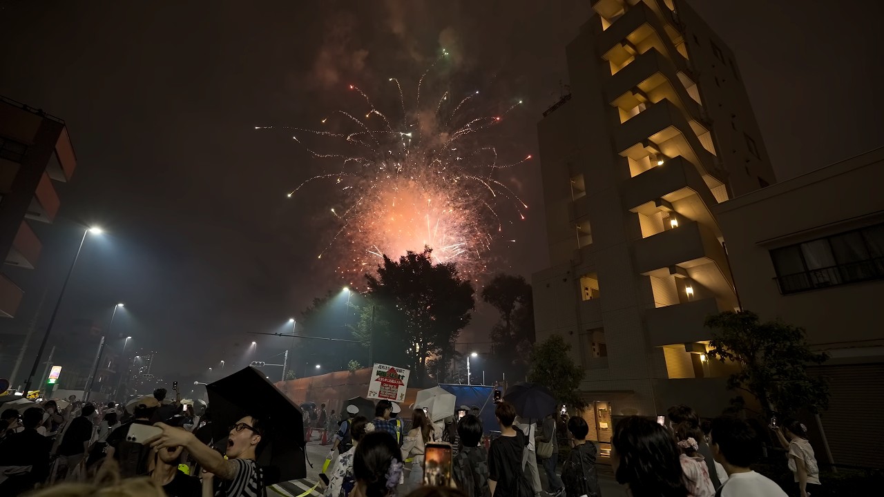 Walking towards Sumida fireworks