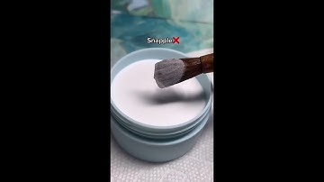 Using random liquids to pick up an acrilic bead compilation | ANACRILICS