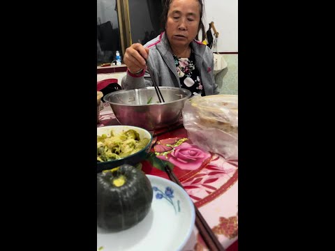 #抖音美食推荐官 #妈呀太香了 #农村美食 开饭了