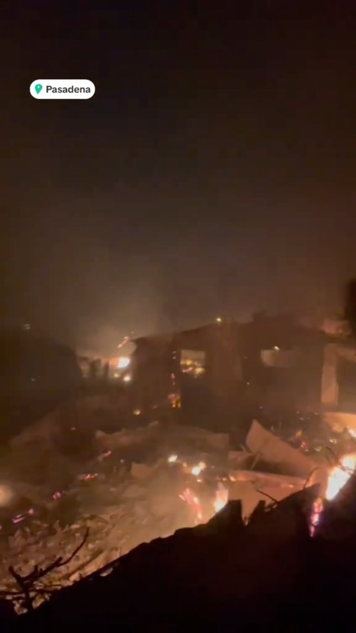Embers fly from burning homes in California's Eaton Fire #shorts