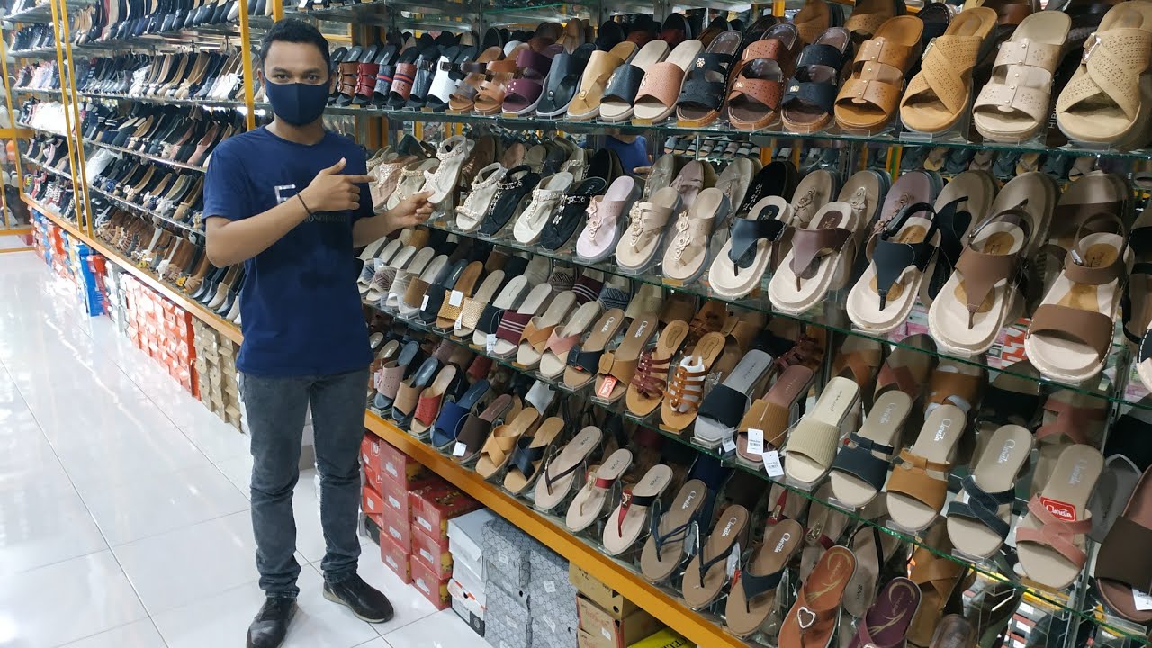  Sandal  wanita  terbaru  2021 model sendal cewek sekarang 