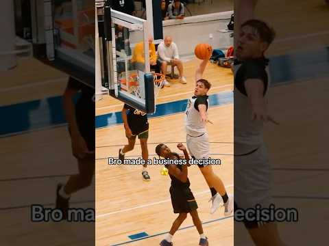 He said I'm just gonna admire this bounce 🤣😪  #fypシ #dunk #aau
