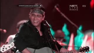 Keroncong Kemayoran,Sang Bango&Nonton Bioskop - Iwan Fals feat Bondan Prakoso in Concert Jakarta