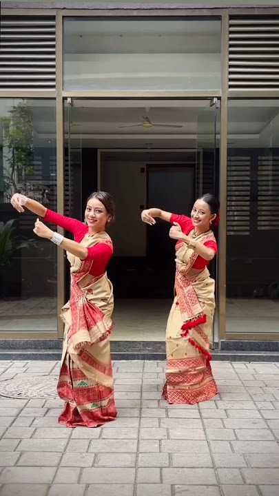 Bihu dance #assamesedance #assamese #bihu #assamesesong #shortsviral #shotrs