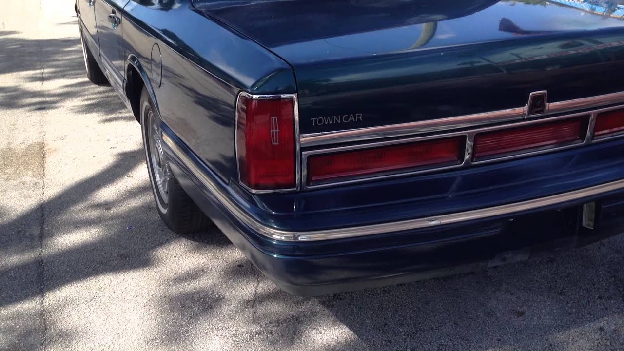 1997 Lincoln Town Car - YouTube