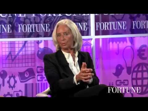Video: Christine Lagarde Net Worth: Wiki, Sposato, Famiglia, Matrimonio, Stipendio, Fratelli