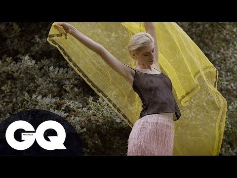 Elizabeth Debicki Talks