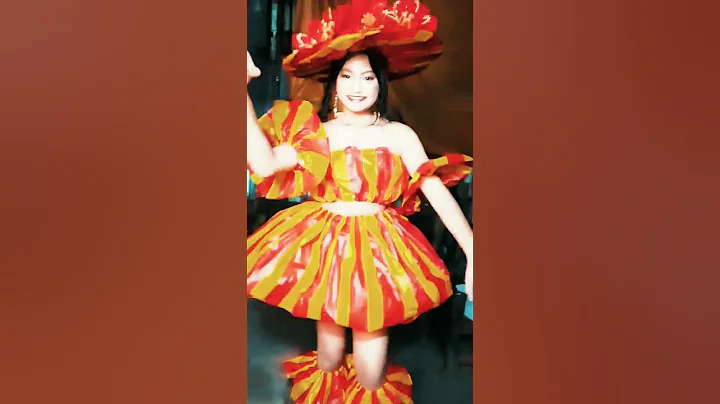 #models #recycle #plastic #costume napaganda