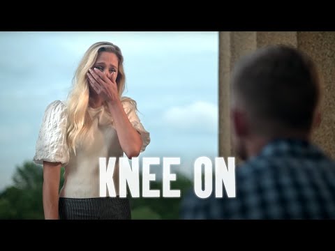 'Knee On' -
