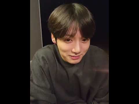 جنغكوك يقلد شوقا من اغنية ذات ذات في البث الجديد Bts Army Shorts Jungkook Suga Thatthat