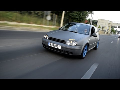 Total Covering Golf IV V5 Gris Mat - noir brillant